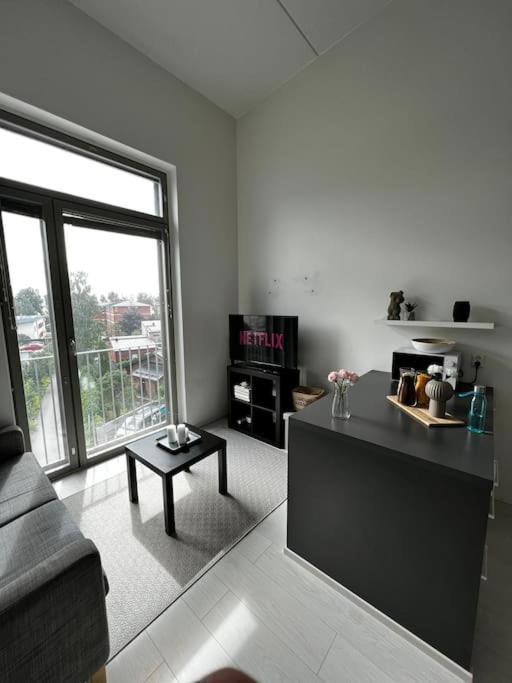 ヴァンターCozy Penthouse Loft - Near The Airportアパートメント エクステリア 写真