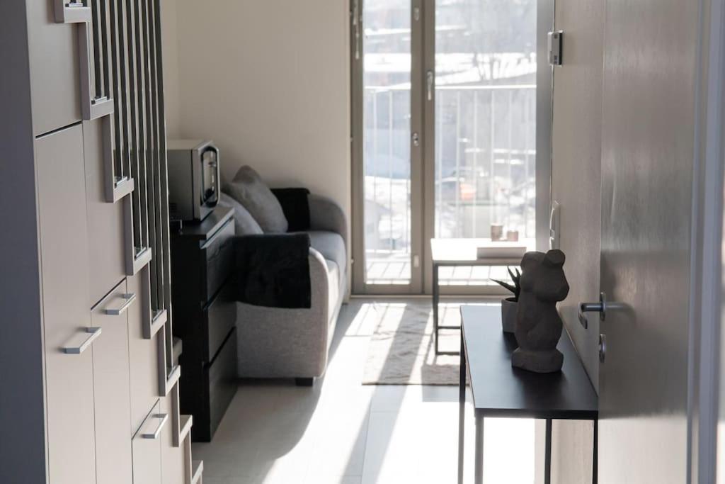 ヴァンターCozy Penthouse Loft - Near The Airportアパートメント エクステリア 写真