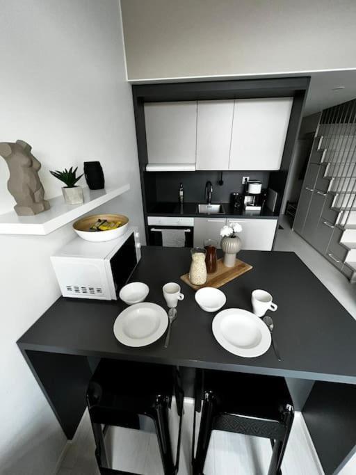 ヴァンターCozy Penthouse Loft - Near The Airportアパートメント エクステリア 写真