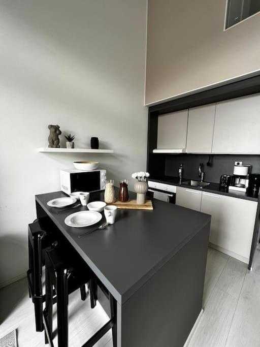 ヴァンターCozy Penthouse Loft - Near The Airportアパートメント エクステリア 写真